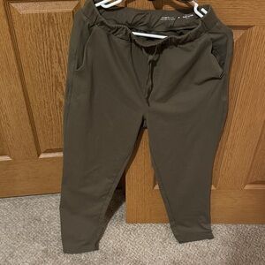 Women’s Old Navy Olive Green Joggers Med.